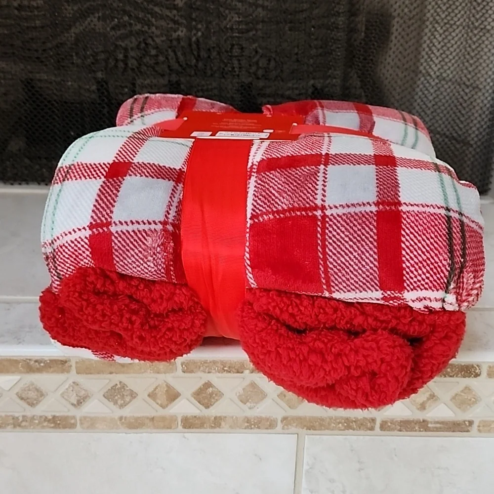 🎄🎅 HOLIDAY LANE Red/Green PLAID SHERPA CHRISTMAS THROW 🎅🎄